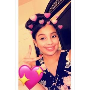 Meet your Posher, Alejandra